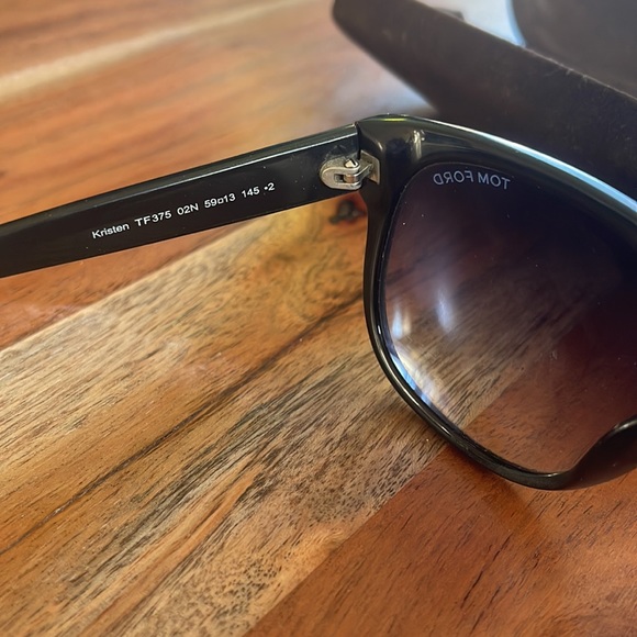 Tom Ford Sunglasses - Picture 4 of 4